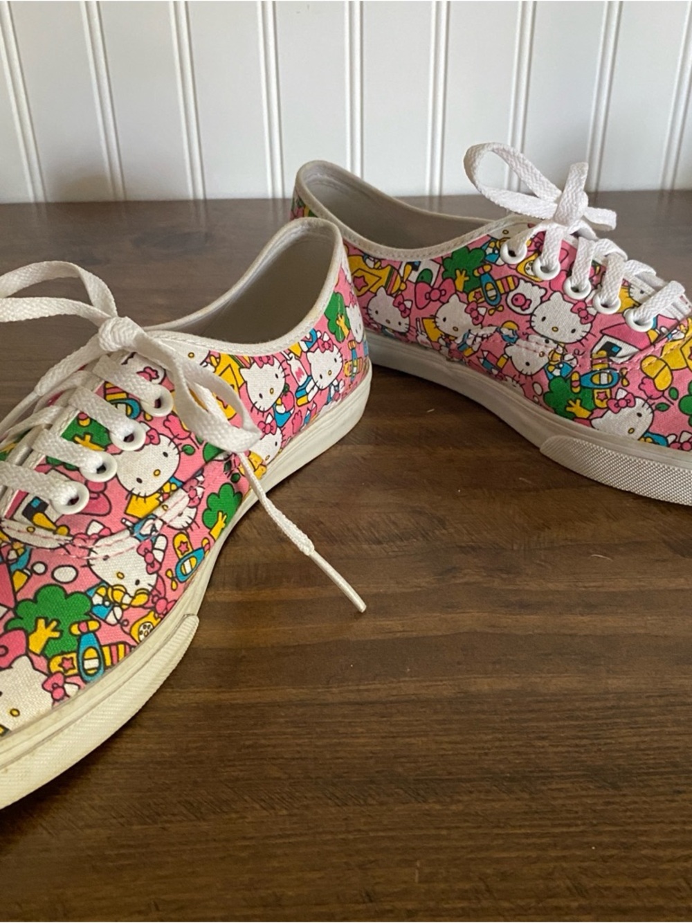 VANS - Hello Kitty - Pink Printed Lace-Up Sneakers - Picture 9 of 12